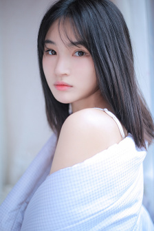 两根前后夹心饼干